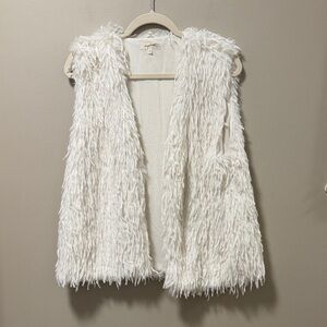 Mystree Cream Faux Fur Vest